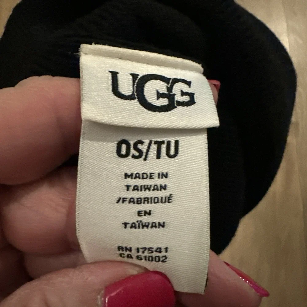UGG Woman's Cuffed Knit Hat Cap Beanie Wool Blend Logo‎ Black One Size OS NEW